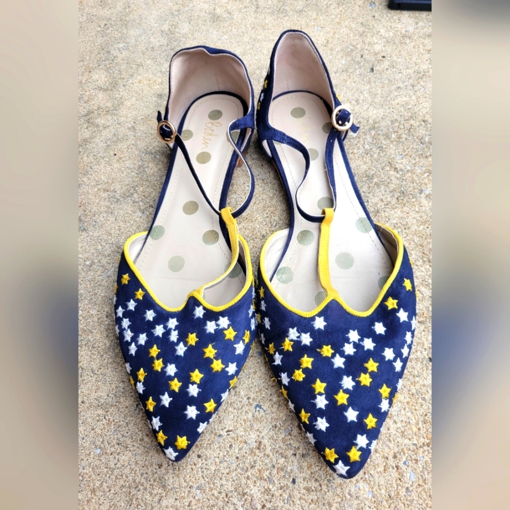 Star-Embroidered Navy Pointed Flats with Yellow Trim - Women